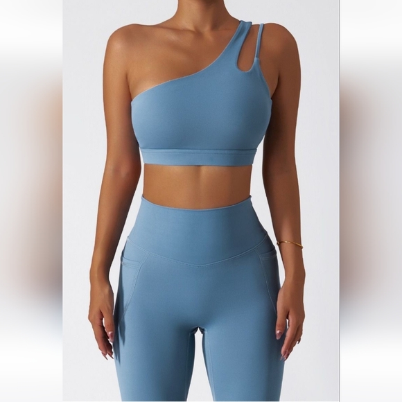 NWT Active wear/ yoga set leggings and sports bra - Picture 2 of 3